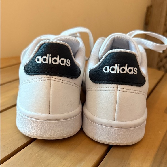 Adidas Women's Classic White Sneakers with Black Accents - Picture 5 of 12